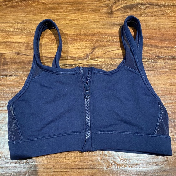Sports bra - Picture 1 of 3